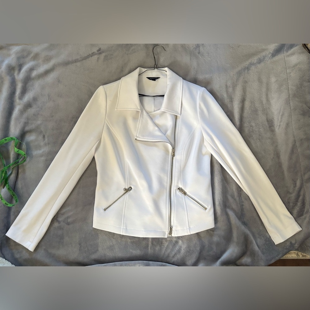 Women’s White Jacket